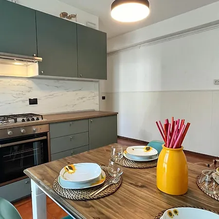 Apartment Cozy & Budget Near The Domaso