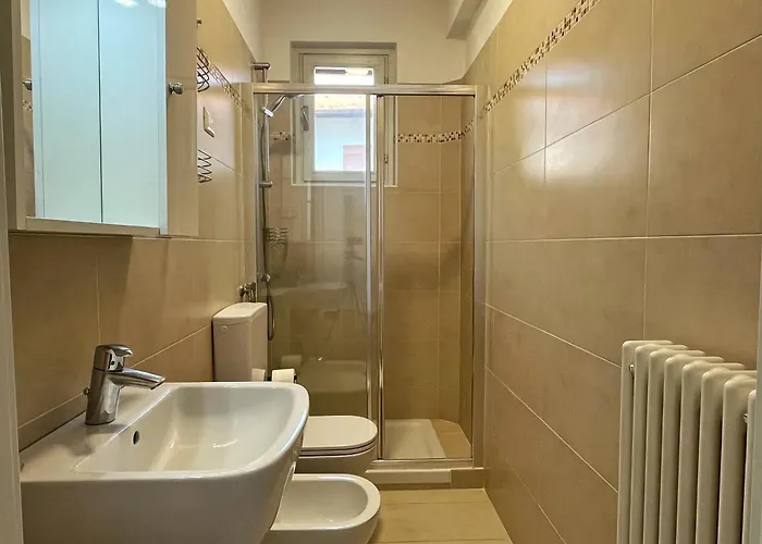Cozy & Budget Near The Διαμέρισμα Domaso