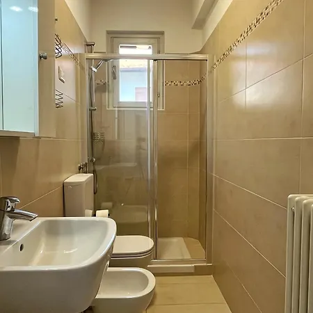 Cozy & Budget Near The Apartamento Domaso